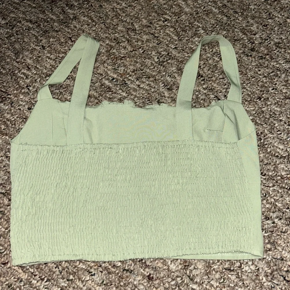 Cropped Tank - Picture 2 of 3